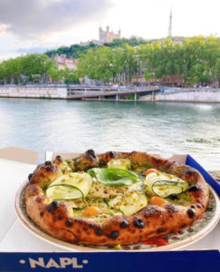 Sur les bords de Saône, la pizza généreuse de chez NAPL.