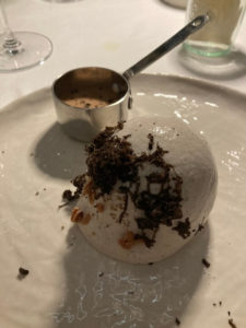 Dessert autour de la poire et de la truffe au restaurant étoilé le Clair de la Plume